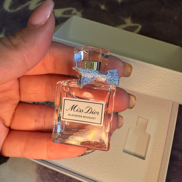 Dior jewelry case & perfume gift set - Picture 2 of 6